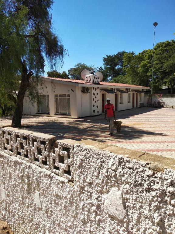 Brackendene Lodge Gaborone Exterior photo